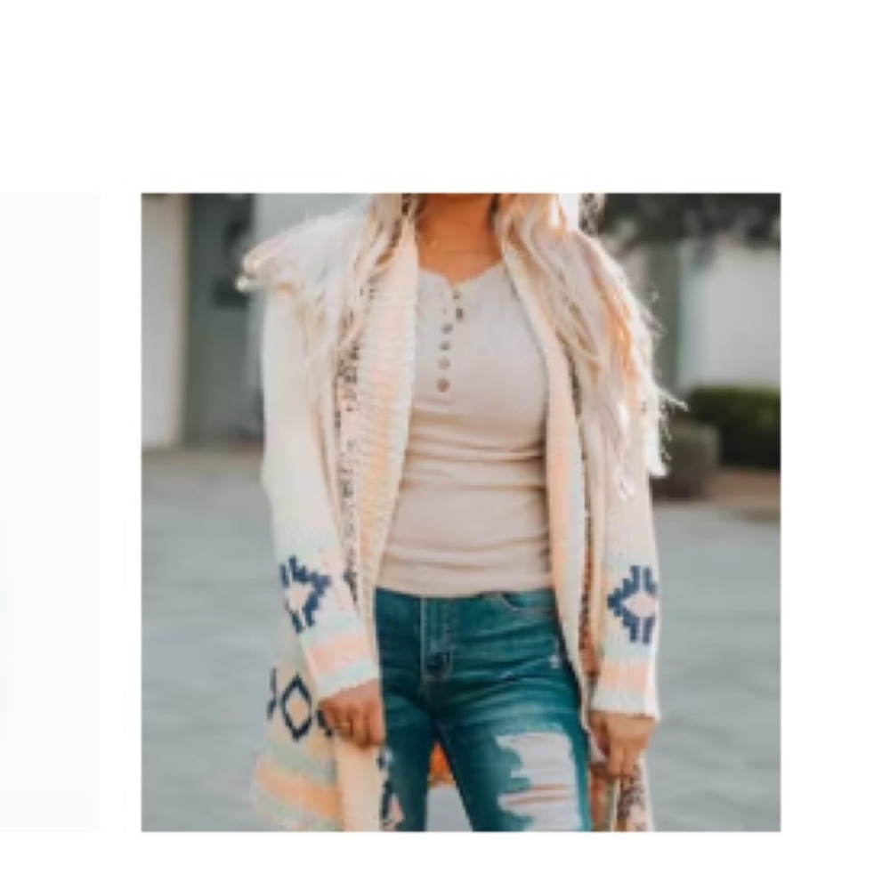 3/$15 | Stylish Cream Cardigan with Blue Accents